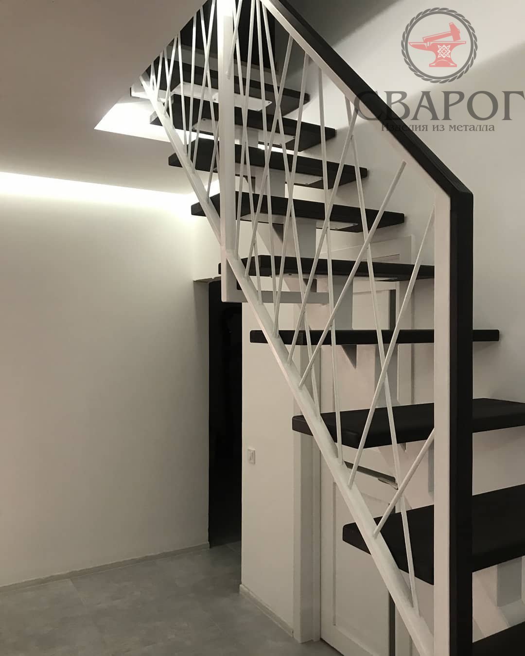 Лестница "Катанзаро" с перилами лофт - Сварог