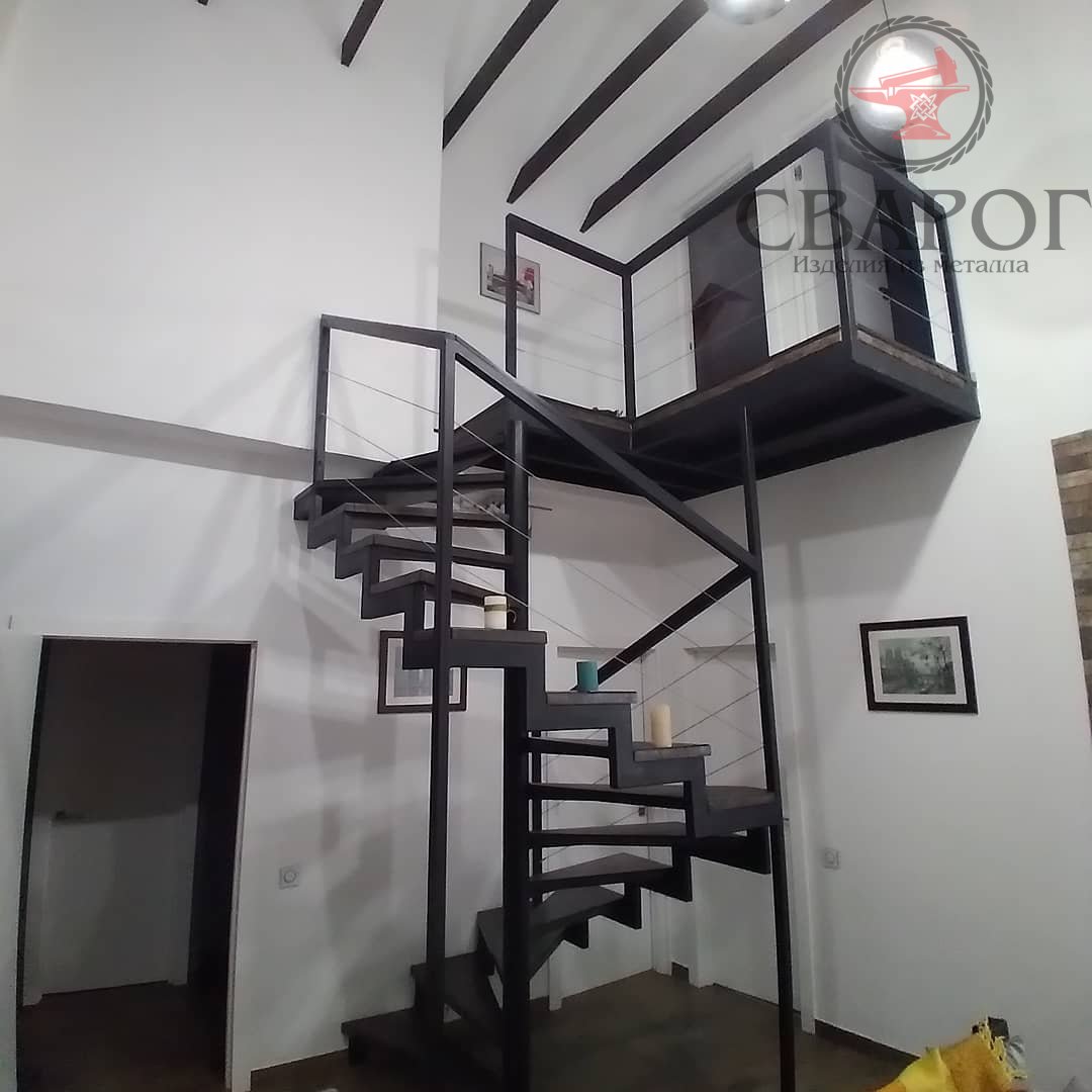 Винтовая лестница своими руками из дерева: как сделать спиральную деревянную лестницу в дом самому